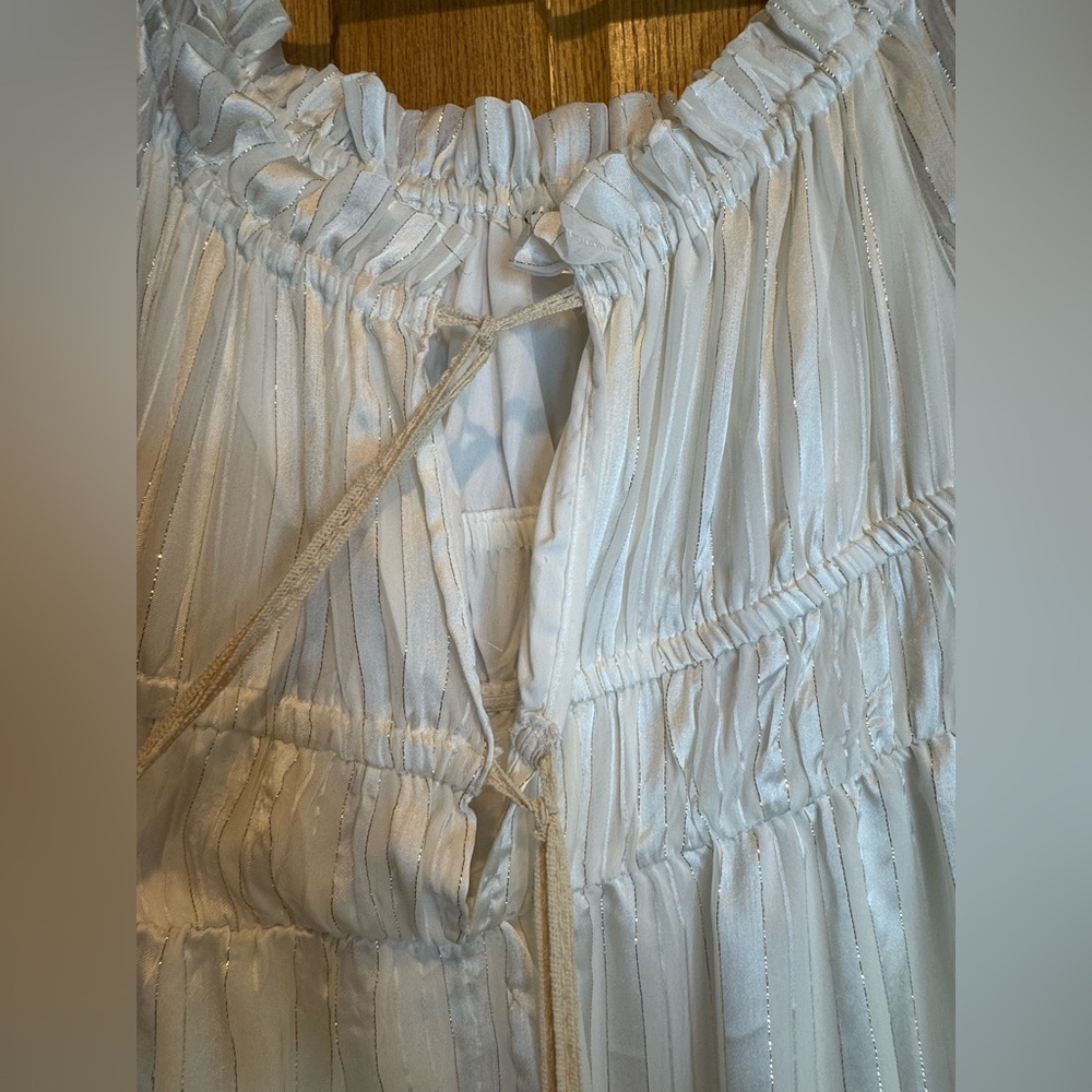 VENUS Elegant Off-Shoulder White Maxi Dress - Picture 5 of 16